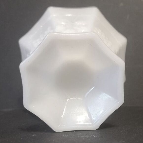 Pedestal Milk Glass Candy‎ Bowl Harvest Grape Pattern Vintage Anchor Hocking  5" - Picture 5 of 8
